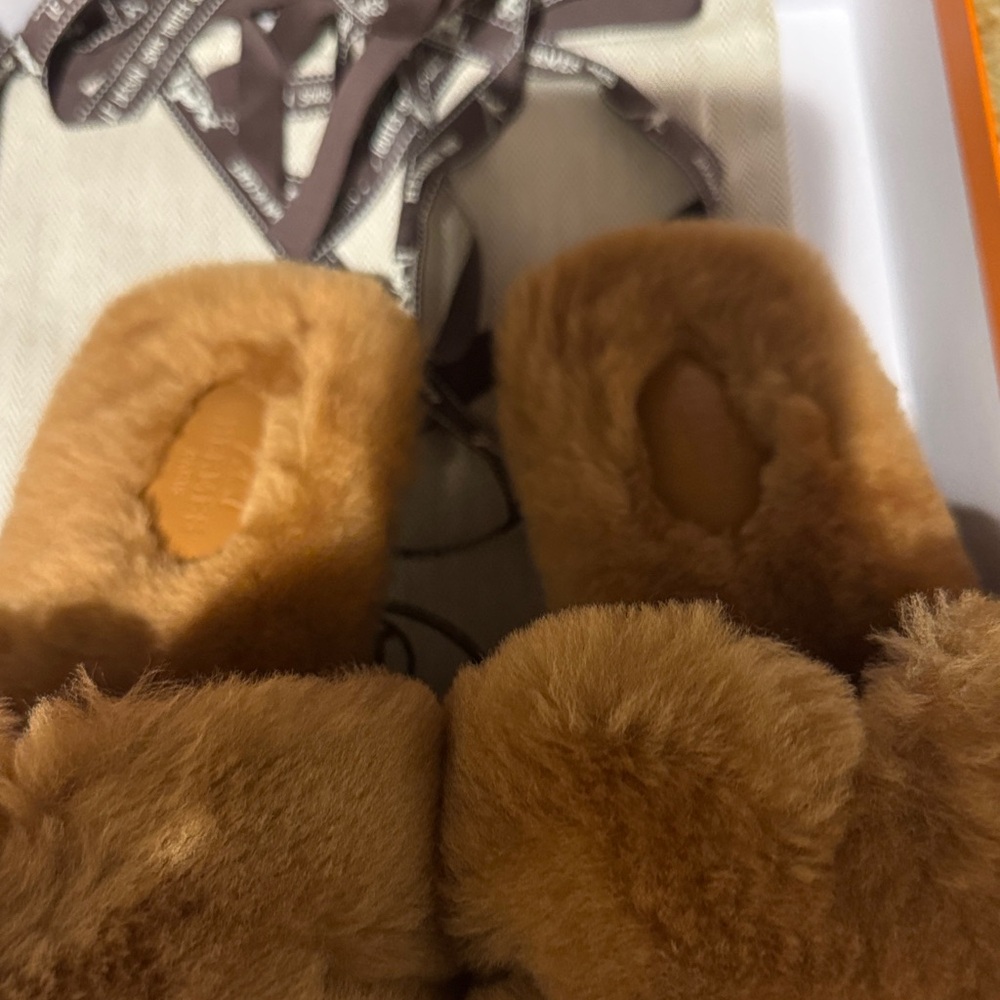 Brown Fuzzy hermes oran Slippers - Picture 2 of 5
